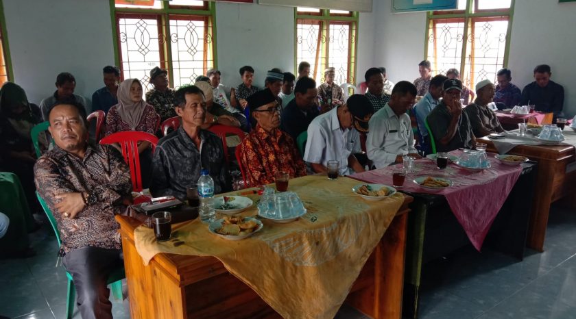 Peserta yang hadir dalam sertijab Kades Taba Padnag R