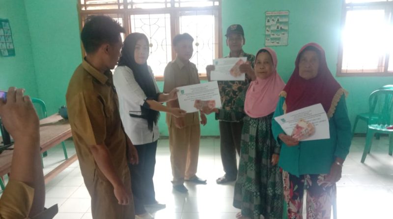 Pemdes Genting Perangkap bagiakan BLT DD